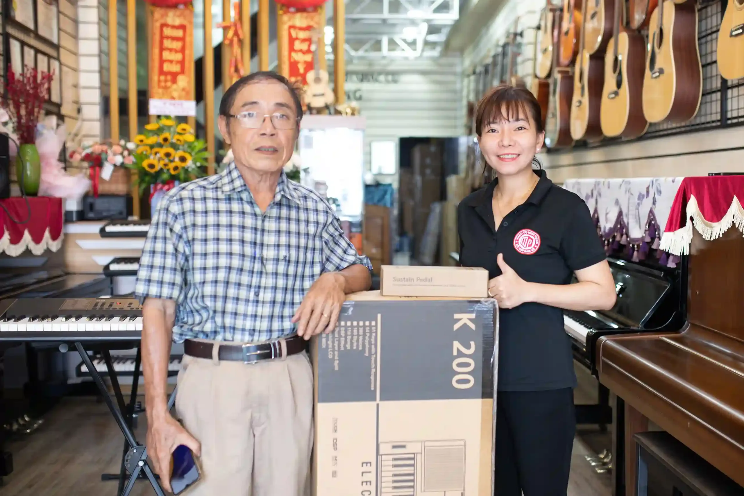 Nhân viên hướng dẫn sử dụng KS1