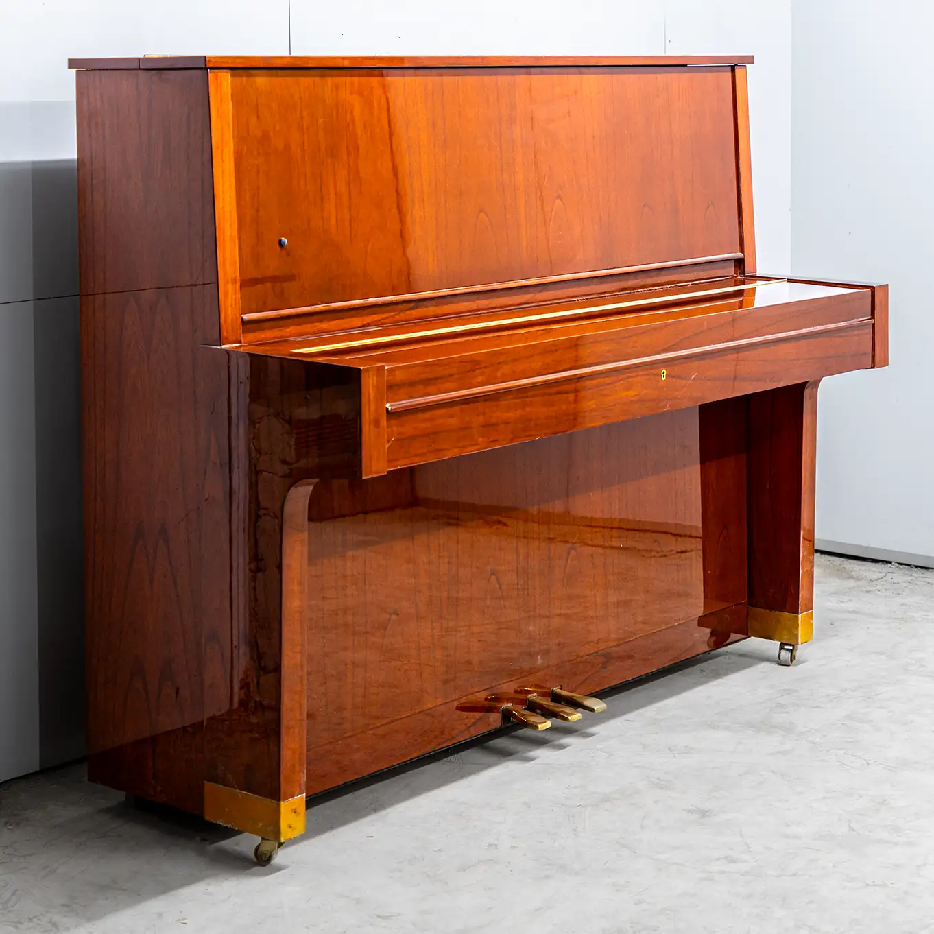 mặt nghiêng đóng nắp yamaha w104_minhphungmusic