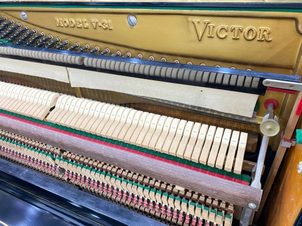 Đàn Piano cơ victor V31f chính hãng