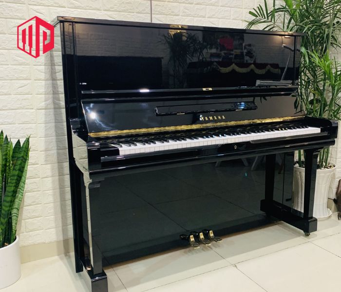 Thiết kế đen, hiện đại - đàn Piano cơ Yamaha U3H 