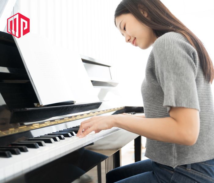 Sự phối hợp nhịp nhàng của tai - mắt - tay khi chơi piano