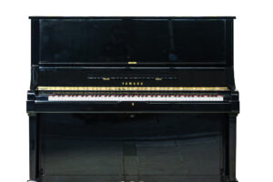 PIANO CƠ YAMAHA UX POLISHED EBONY 