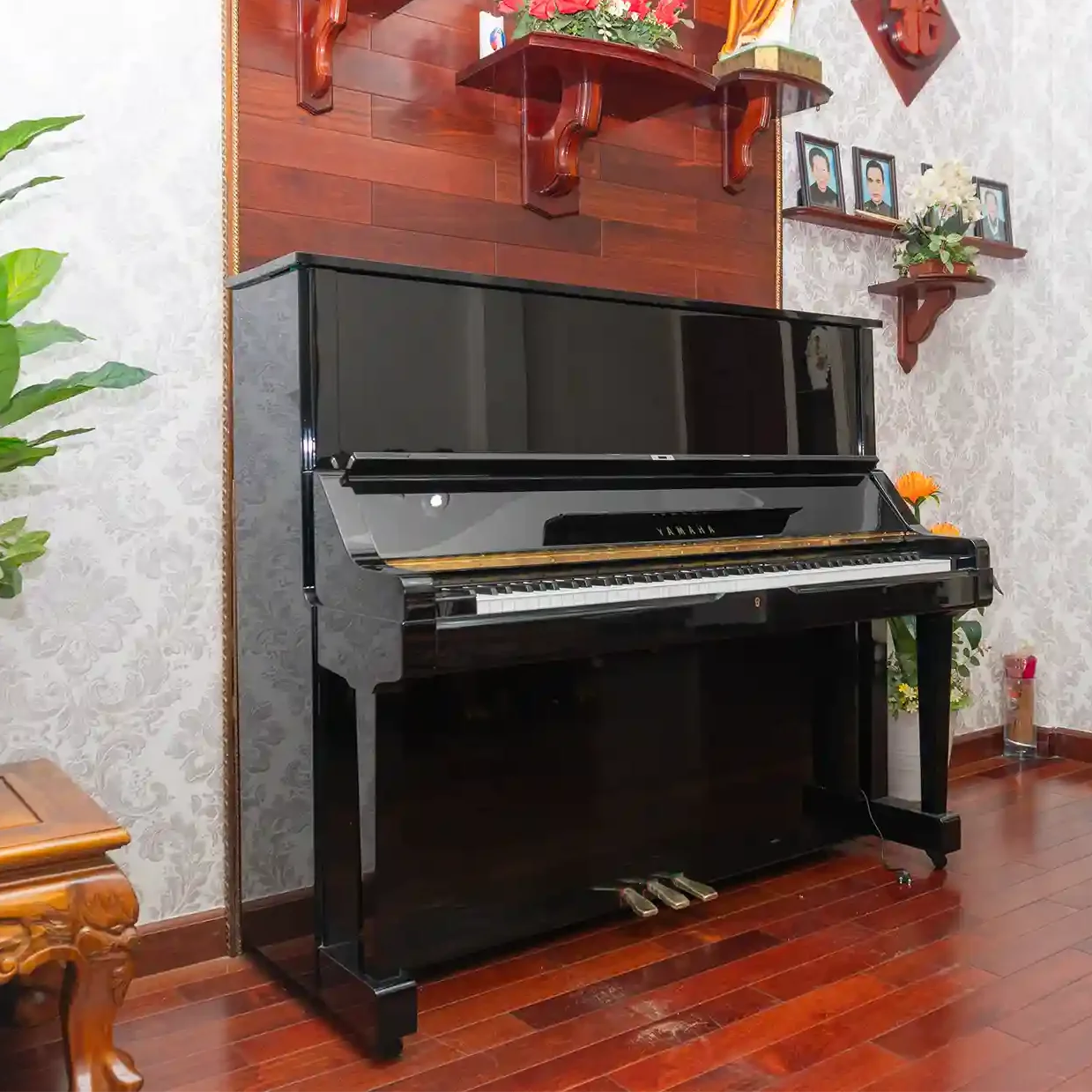 yamaha u1g đàn màu trắng giá rẻ