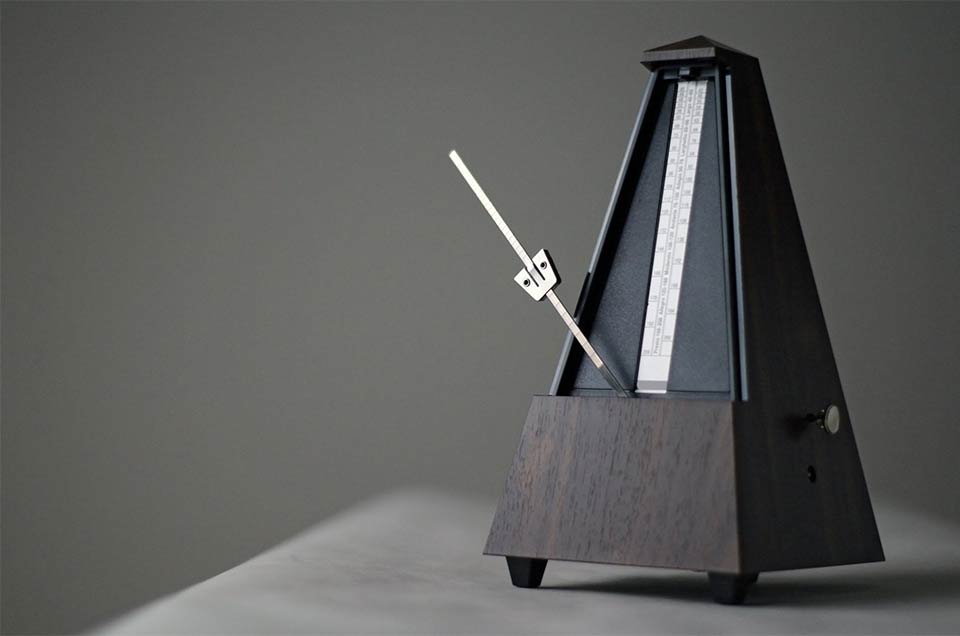 Metronome là gì? Hướng dẫn sử dụng máy đếm nhịp Piano