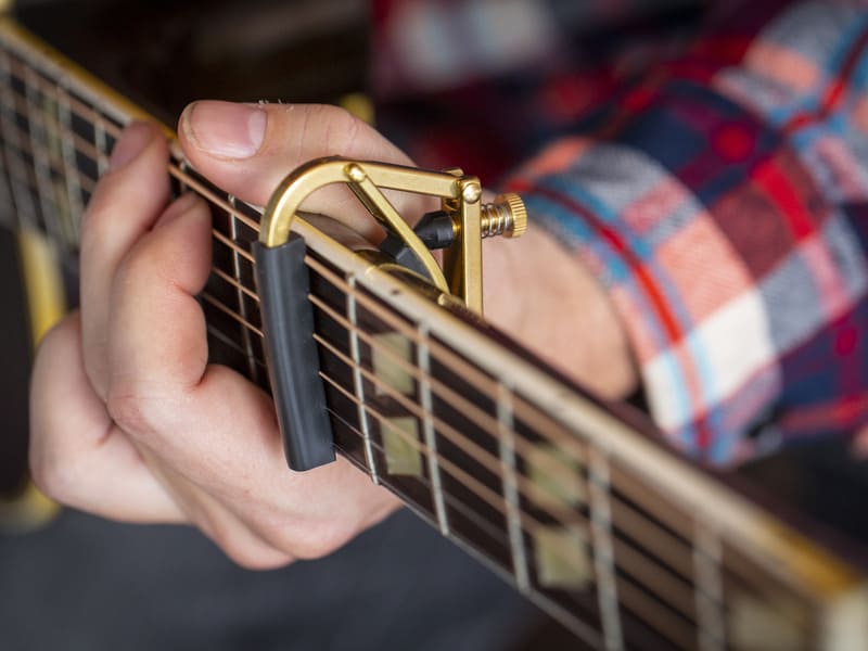 capo chất lượng cho guitar 1