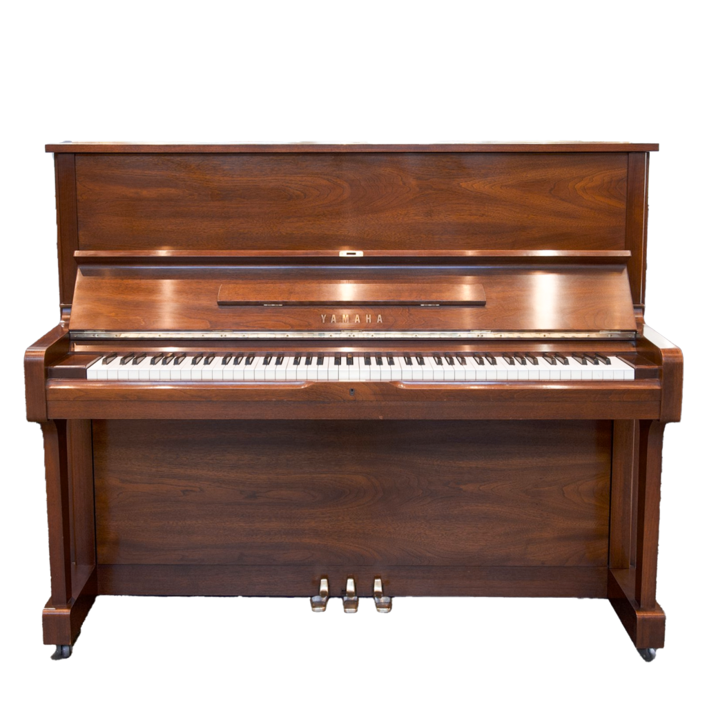 Toàn cảnh mặt trước đàn piano upright Yamaha U1 với thiết kế gỗ cổ điển và 2 bàn đạp