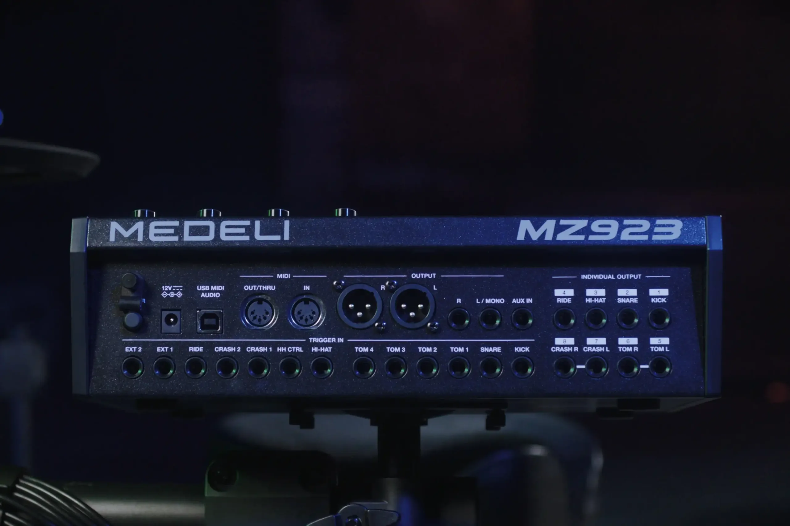 Medeli MZ923 - cổng kết nối