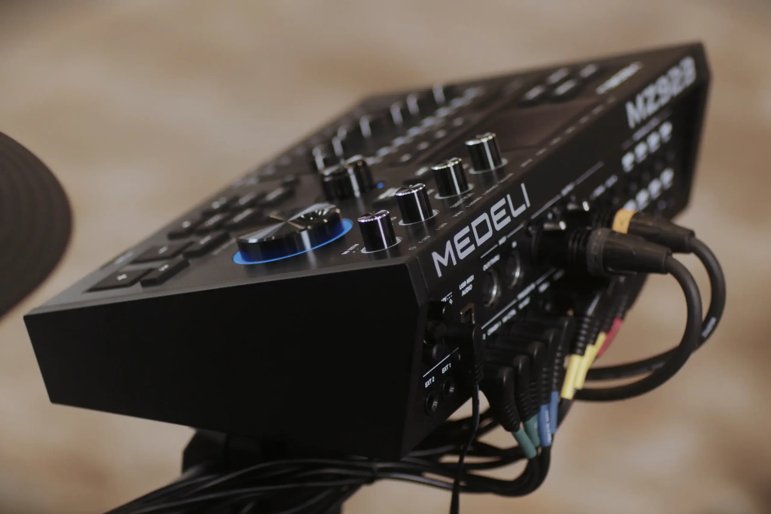 Medeli MZ923 - của nước nào sản xuất