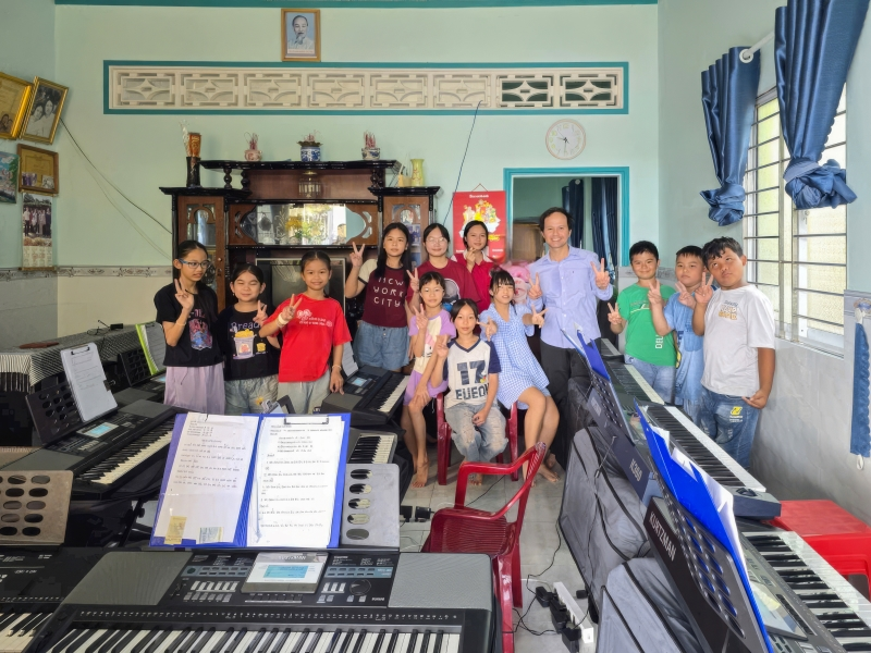 Vì sao các lớp nhạc trên toàn quốc chọn đàn Kurtzman 5