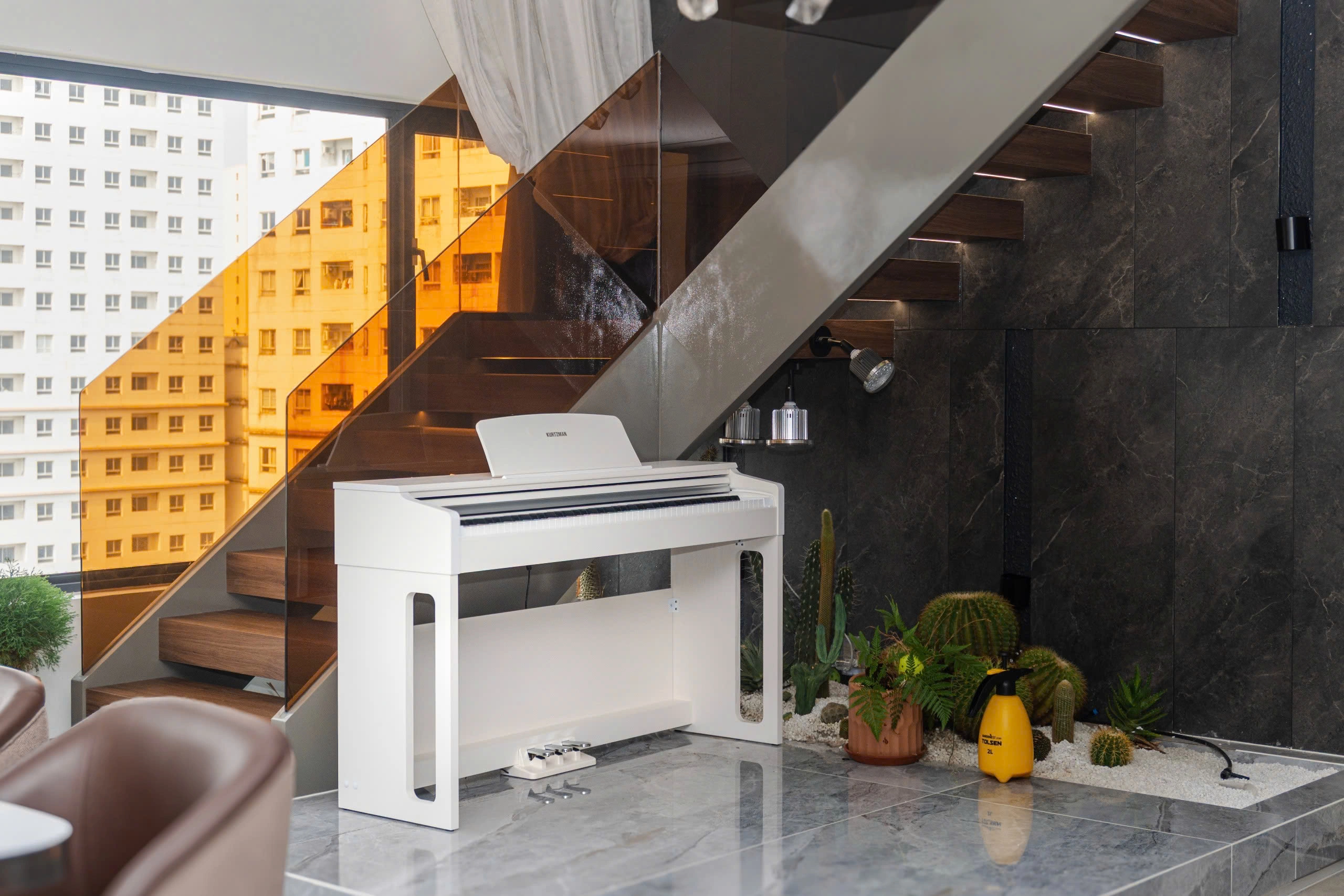 Bàn giao piano điện KS1Plus tại Penthouse Quận 2 1