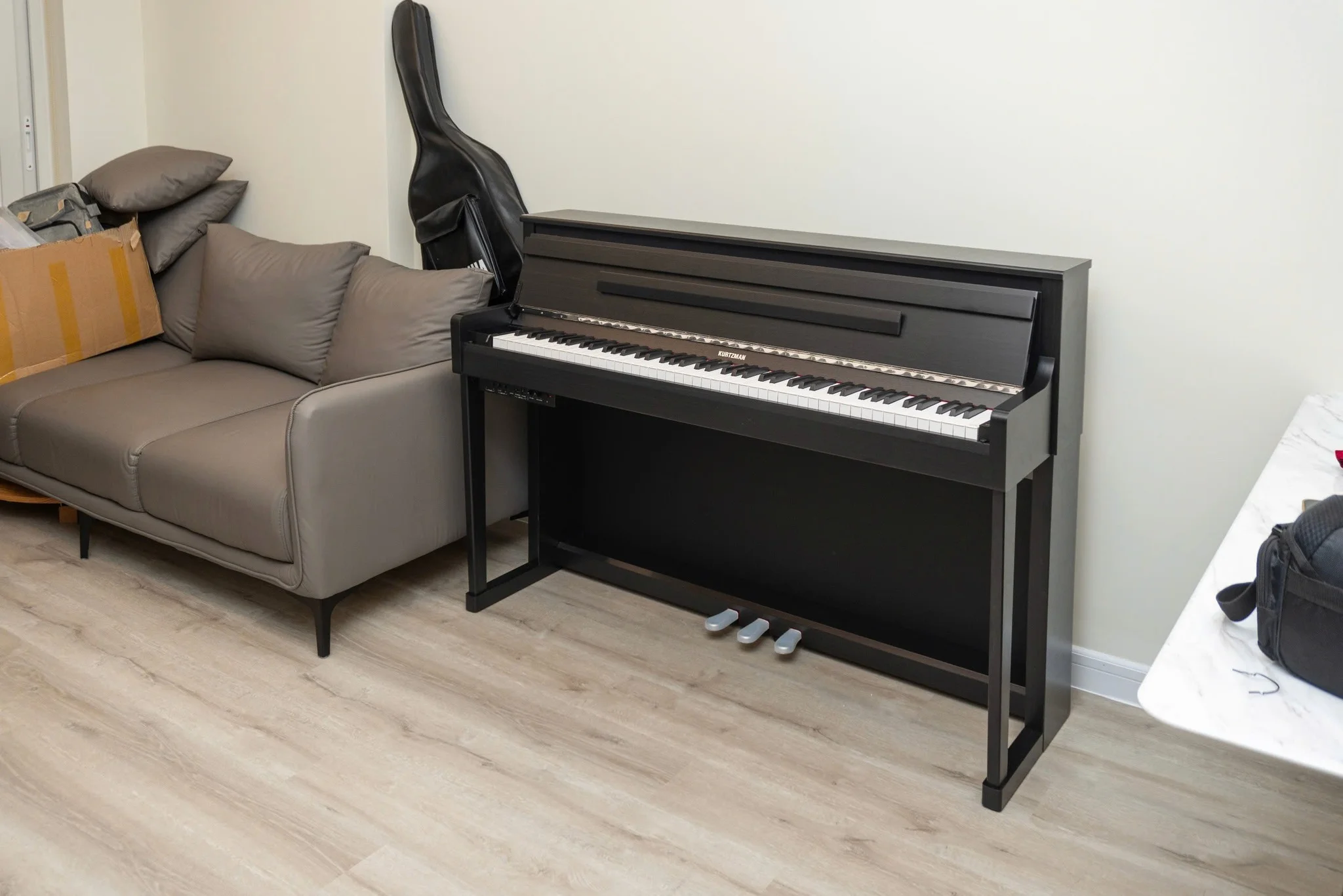 Bàn giao piano điện Kurtzman K850 tại Lavita Charm 3