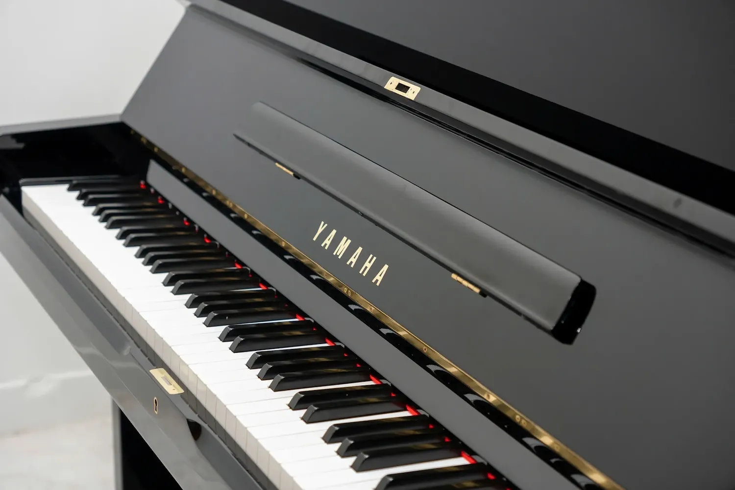 Bàn giao Yamaha U2H và Kurtzman KS1 Plus cho lớp nhạc Pamper Me 2