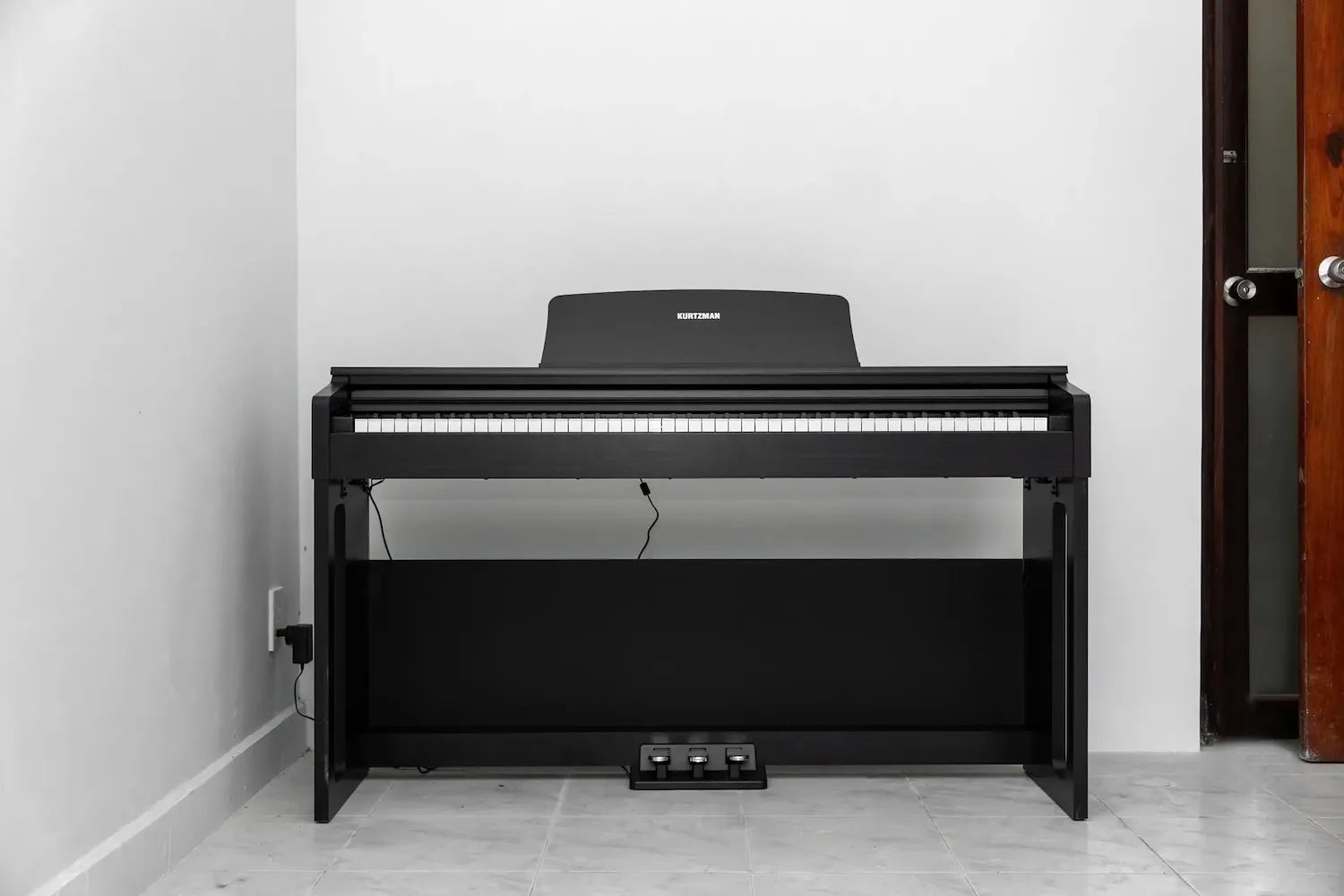 Bàn giao Yamaha U2H và Kurtzman KS1 Plus cho lớp nhạc Pamper Me 8