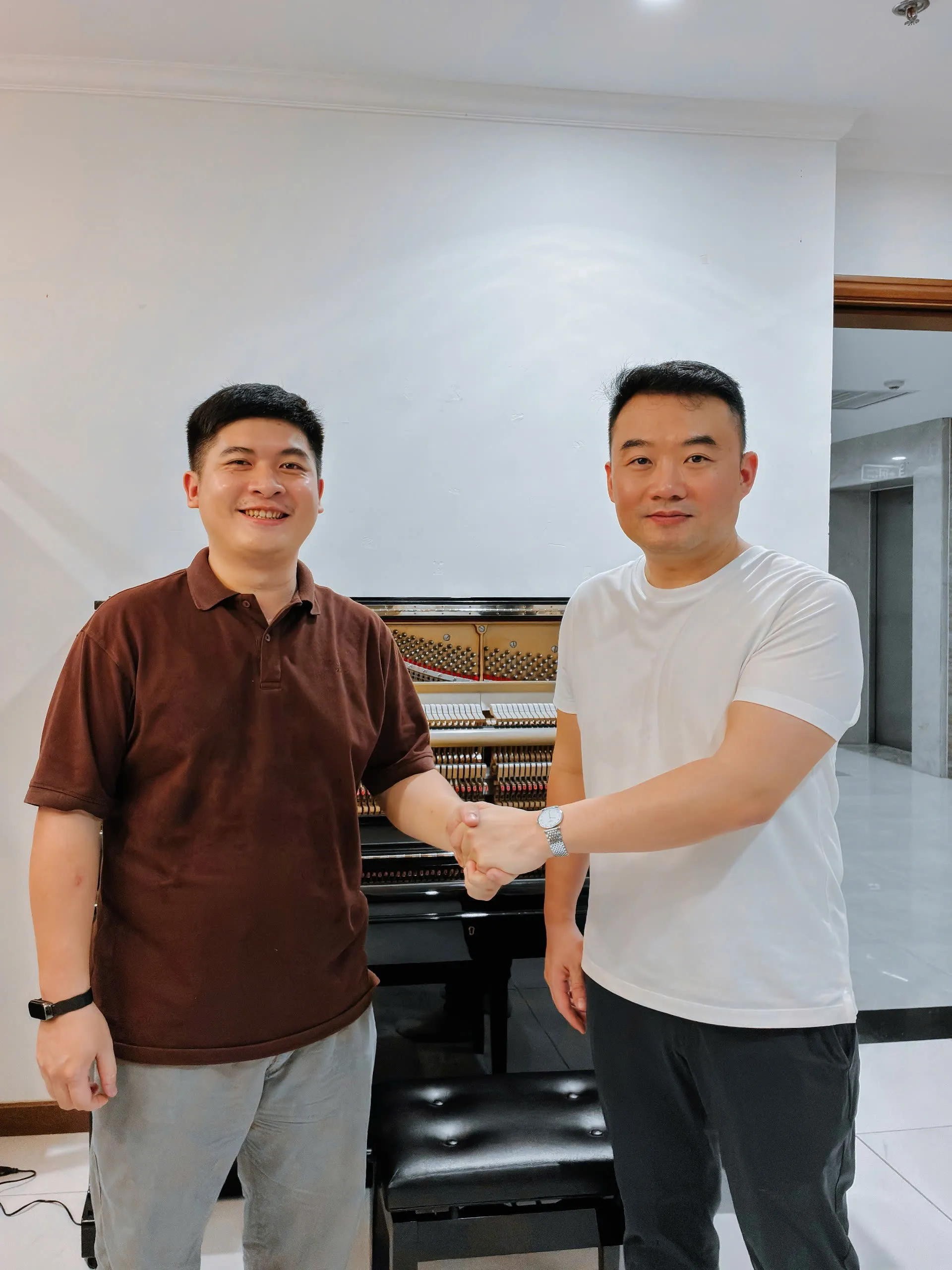 Bàn giao piano cơ Kawai KS5F về Vinhomes Central Park, Bình Thạnh, TpHCM - 1