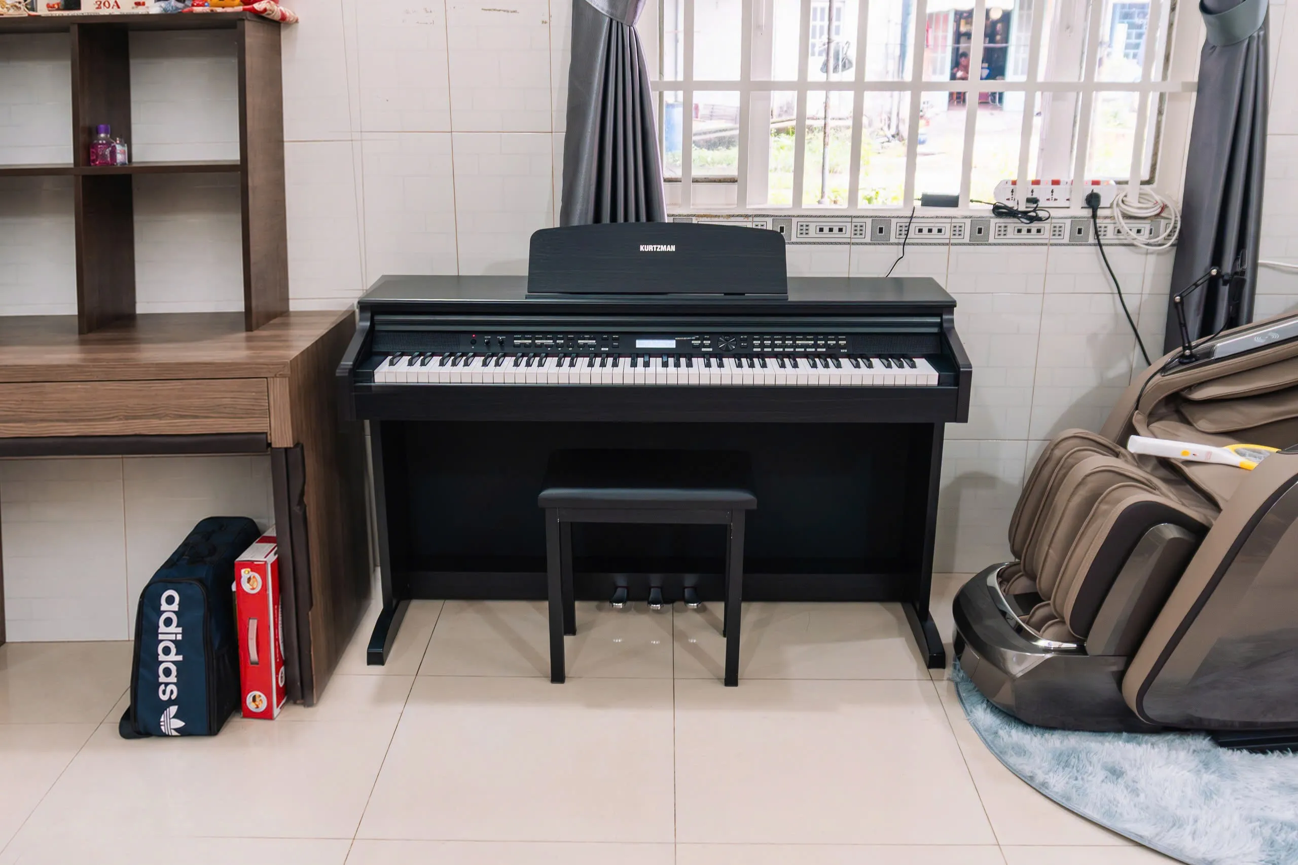 Bàn giao piano điện Kurtzman K610 về Củ Chi, TpHCM - 1