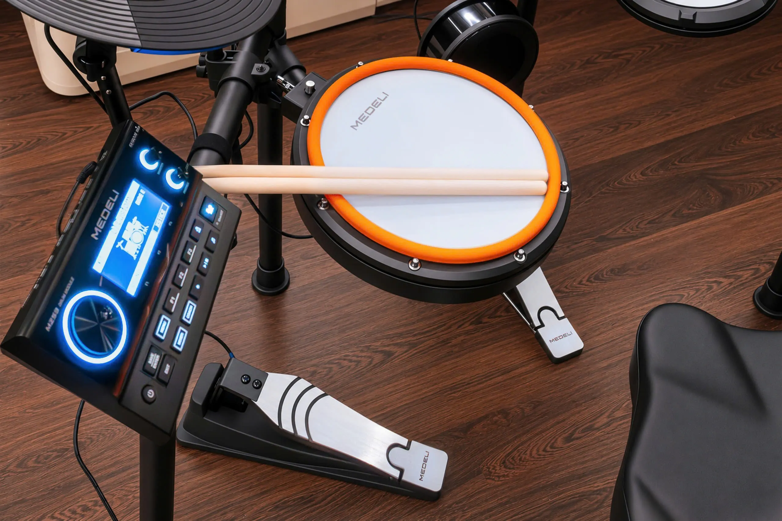 Bàn giao trống điện Medeli MZ537 về phường Xuân Hòa, TpHCM - 1