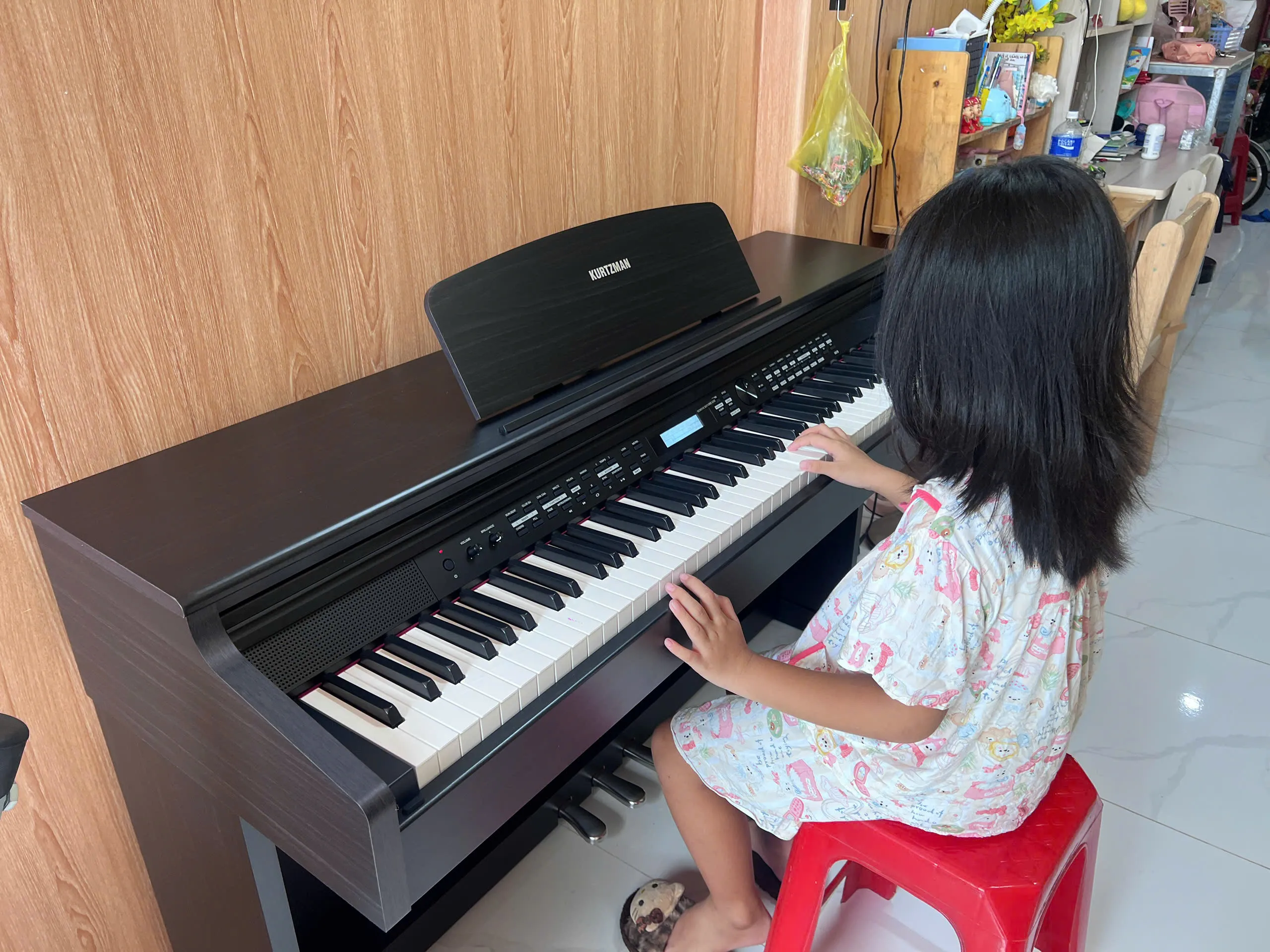Gia Đình Đầu Tư Piano Điện Kurtzman K610 Cho Bé - 3